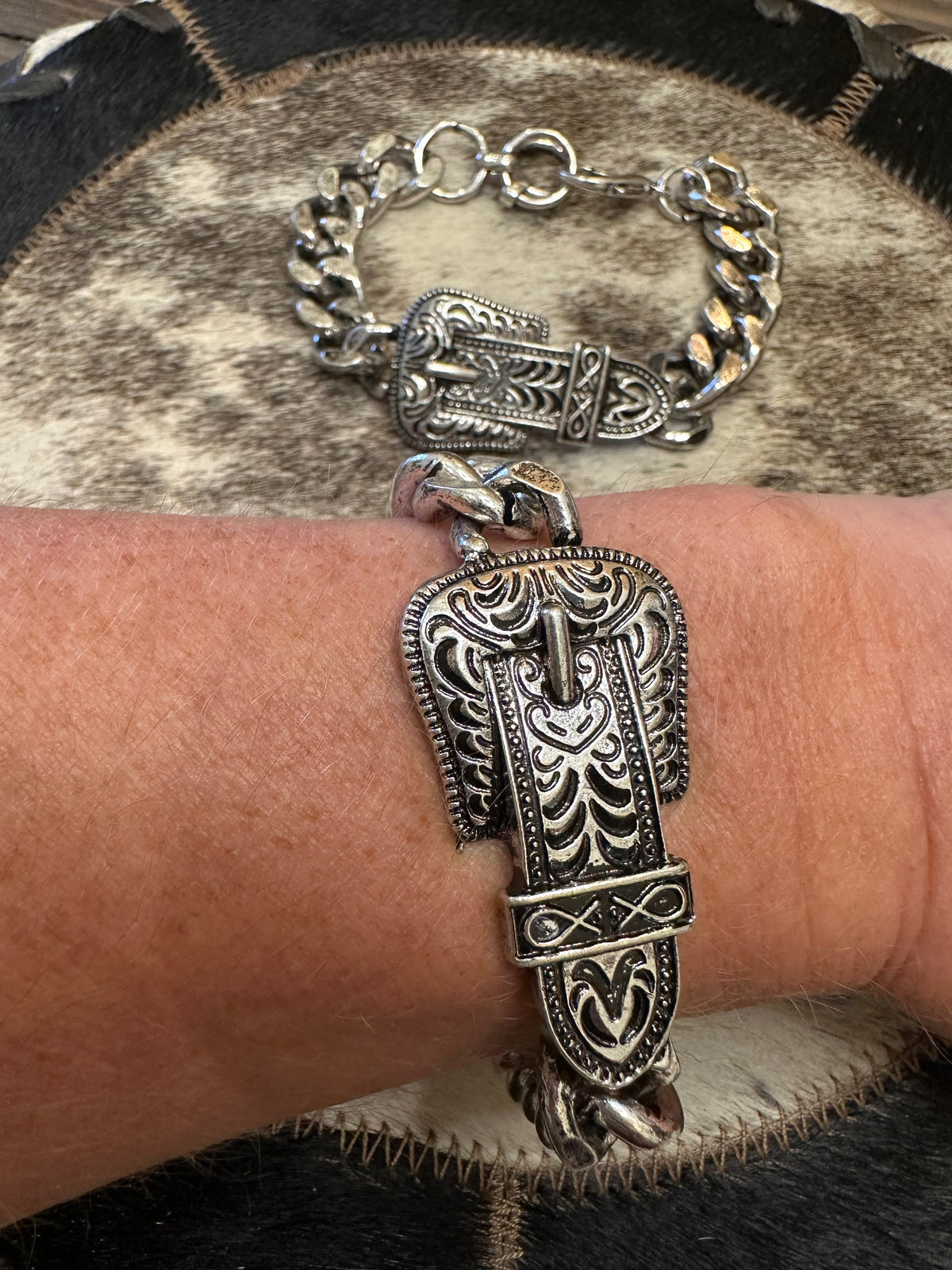 Western Buckle Link Bracelet